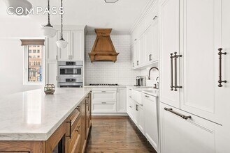 119 Fulton St, Unit 8 in New York, NY - Building Photo - Building Photo