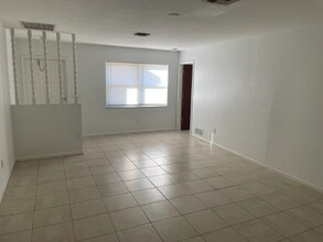 10022-10028 8th St N in Naples, FL - Building Photo - Building Photo