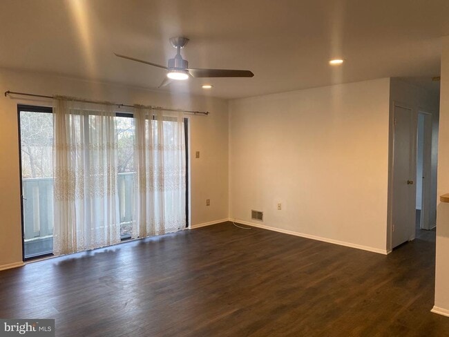 property at 1903 Jefferson Ct