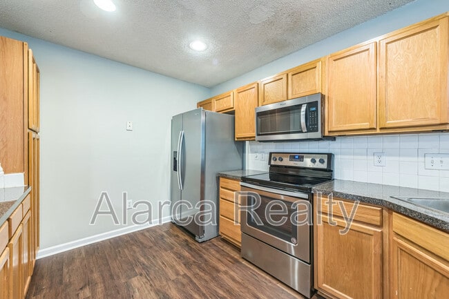 8787 Robinson Forest Dr in Charlotte, NC - Building Photo - Building Photo