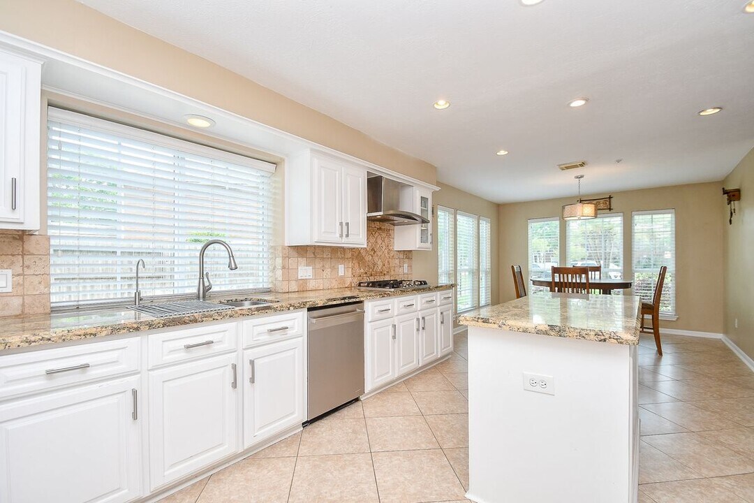 11 Stretford Ct in Sugar Land, TX - Building Photo
