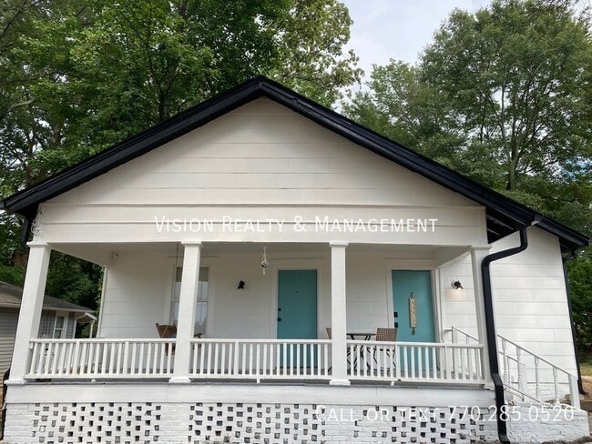 3284 Stillwood Dr in Atlanta, GA - Building Photo - Building Photo