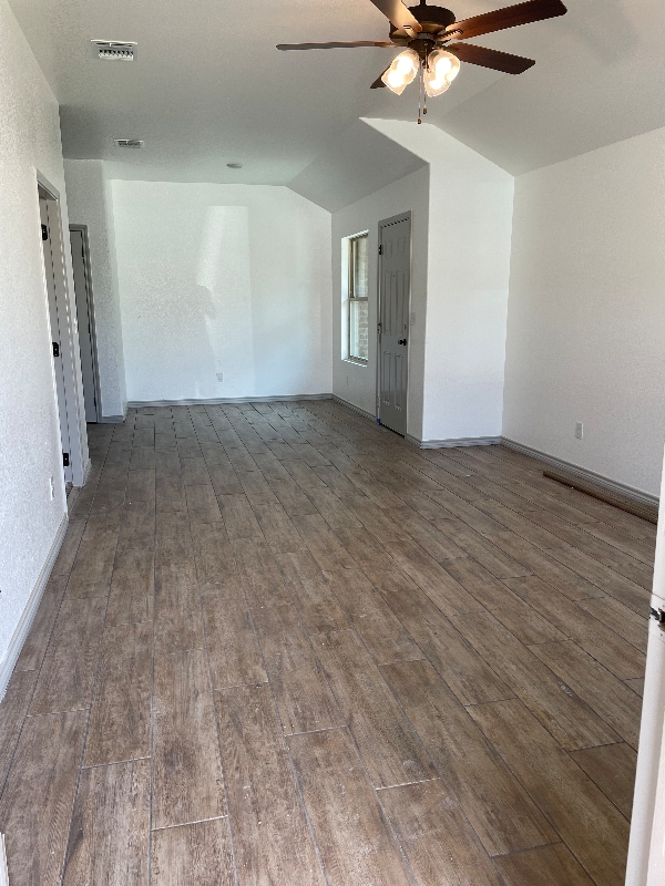 2424 Duntov Dr photo'