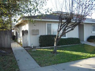 1491 Sunnyslope Rd in Hollister, CA - Foto de edificio - Building Photo