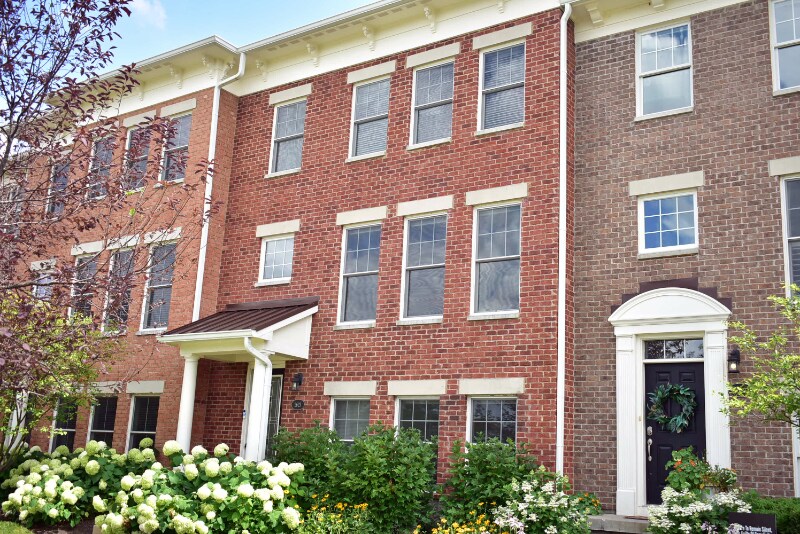 2623 Manigault St in Carmel, IN - Building Photo