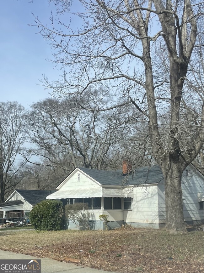 property at 2294 Bouldercrest Rd