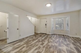 8750 Park Ln in Dallas, TX - Building Photo - Building Photo