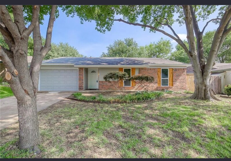 5717 Macrae St in Haltom City, TX - Building Photo