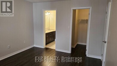 345 Gooding Cres in Milton, ON - Building Photo - Building Photo