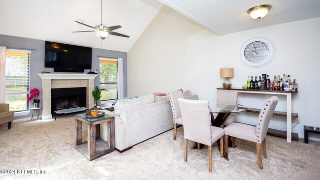 437 W 9th St in Atlantic Beach, FL - Building Photo - Building Photo