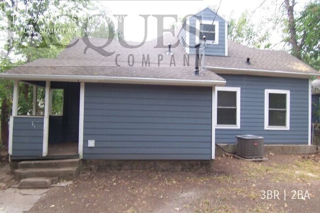 1470 N Summit Ave in Springfield, MO - Building Photo - Building Photo