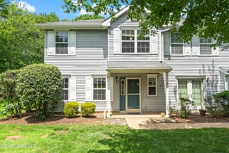 452 Indigo Ct in Morganville, NJ - Building Photo - Building Photo