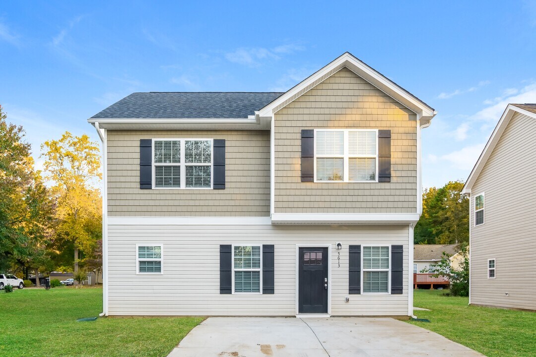 5613 Phillips St in Charlotte, NC - Building Photo