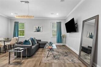 3212 Jackson Ave in New Orleans, LA - Foto de edificio - Building Photo