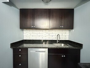 5664 N Ridge Ave in Chicago, IL - Building Photo - Building Photo