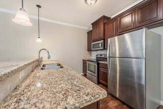 304 Live Oak St in College Station, TX - Building Photo - Building Photo