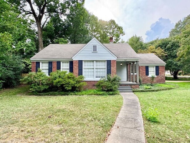 property at 907 Echles St