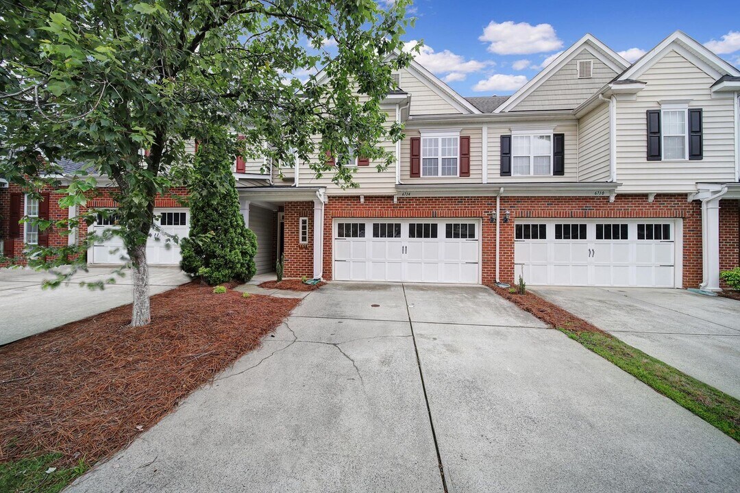6714 Dusty Saddle Rd in Charlotte, NC - Building Photo