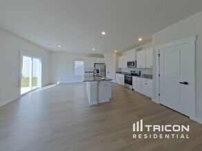 1212 Crested Iris St in Moore, SC - Building Photo - Building Photo