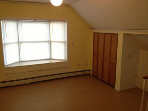 127 Elm St, Unit 2nd Floor in West Haven, CT - Building Photo - Building Photo