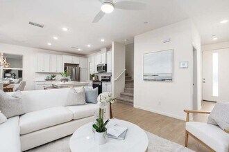 6581 Clingstone Dr in Fresno, CA - Building Photo - Building Photo