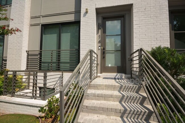 550 N Highland Ave NE in Atlanta, GA - Building Photo - Building Photo