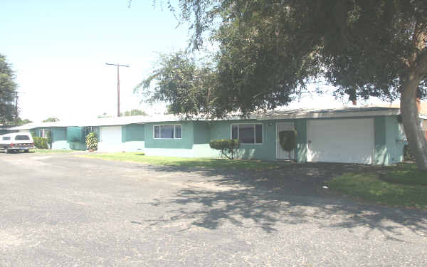 1627 E Lincoln Ave in Anaheim, CA - Building Photo - Building Photo