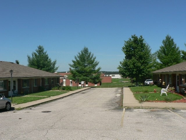 Stonebrook at Shoals in Shoals, IN - Foto de edificio - Building Photo