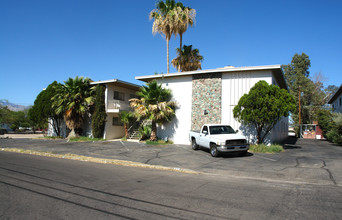 Jerrie Avenue Apartments in Tucson, AZ - Foto de edificio - Building Photo