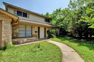 1202 Artesian Cir in Austin, TX - Building Photo - Building Photo
