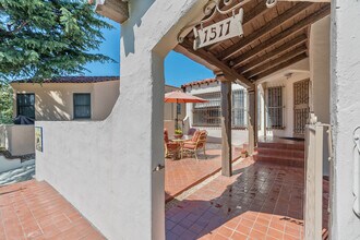 1511 Pandora Ave in Los Angeles, CA - Building Photo - Building Photo