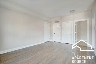 3409 W Fullerton Ave, Unit 2A in Chicago, IL - Building Photo - Building Photo