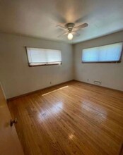 3281 N Oakland Ave, Unit 1 bedroom in Milwaukee, WI - Building Photo - Building Photo