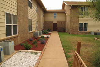 Parkview Place Apartments in Lubbock, TX - Building Photo - Building Photo