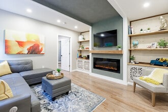 227 Gurleyville Rd, Unit A in Mansfield, CT - Building Photo - Building Photo