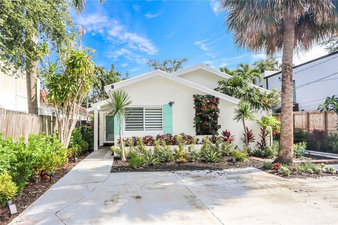 3155 Jackson Ave in Miami, FL - Building Photo