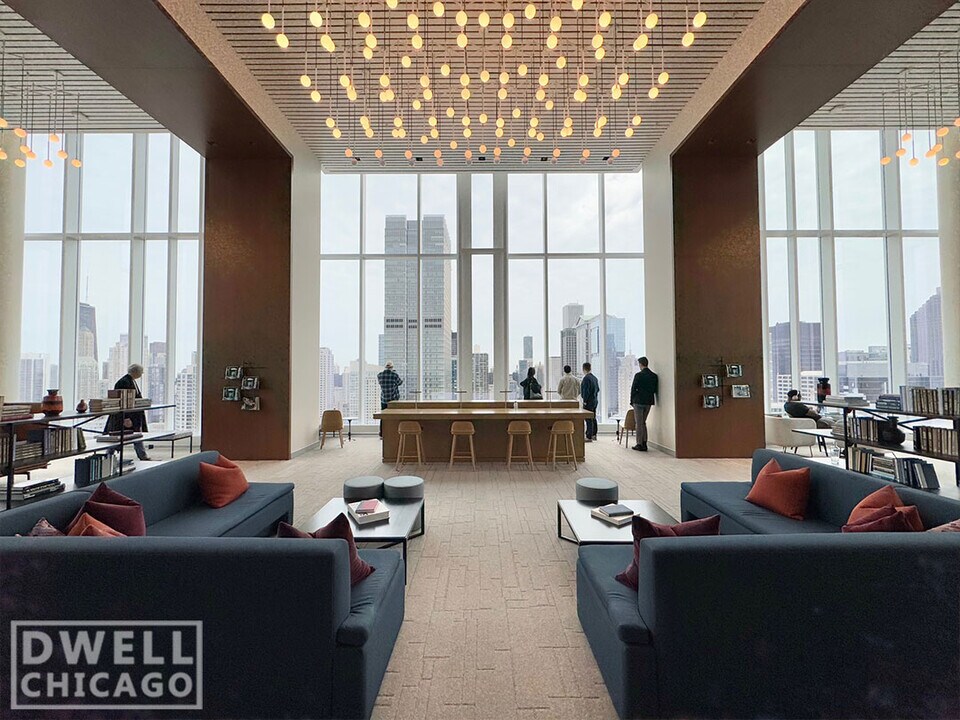 111 N Canal St, Unit 2611 in Chicago, IL - Building Photo