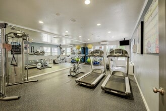 Evergreen Heights in Kirkland, WA - Foto de edificio - Building Photo