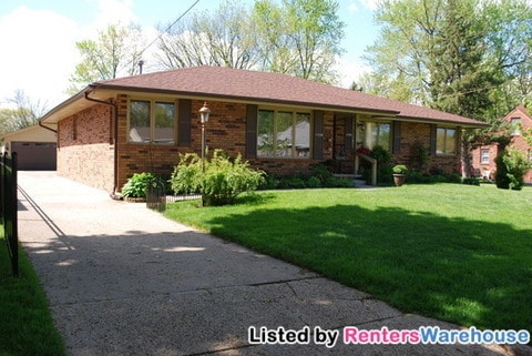 1326 Rose Ave