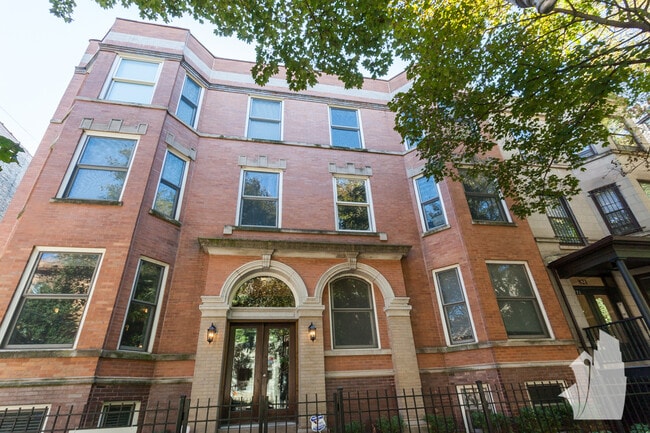 property at 815 W Newport Ave