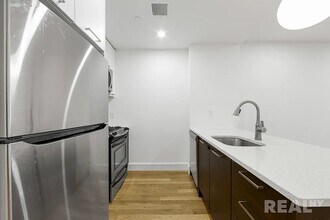 525 Union Ave in Brooklyn, NY - Building Photo - Building Photo