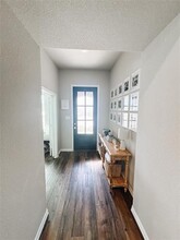 1300 San Marcos Dr in Springtown, TX - Foto de edificio - Building Photo