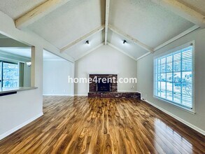 13032 W 102nd Terrace in Lenexa, KS - Building Photo - Building Photo