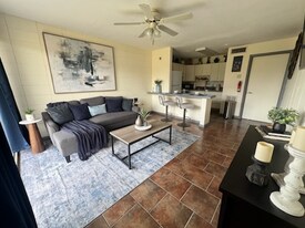 710 Iris St in Lake Charles, LA - Building Photo