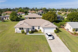 2700 SW 15th Ave in Cape Coral, FL - Building Photo
