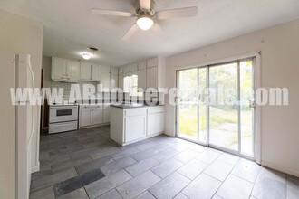 421 Angus St in Conway, AR - Building Photo - Building Photo