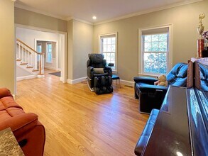 11 Oakland St in Lexington, MA - Building Photo - Building Photo