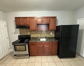 426 N Salford St in Philadelphia, PA - Building Photo - Building Photo