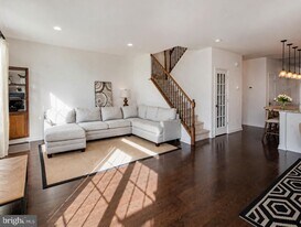 93 Autumn Ln in Montgomery, NJ - Building Photo