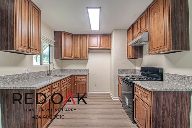 818 W Huntington Dr in Arcadia, CA - Building Photo - Building Photo